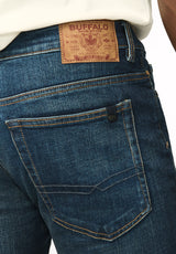 Jean droit décontracté pour homme Driven, indigo sablé - BM22640