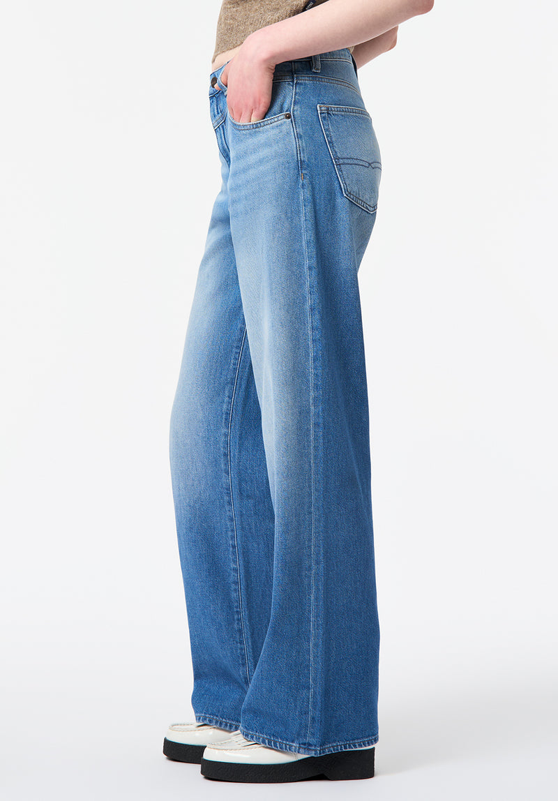 High Rise Wide Leg Addie Women's Jeans color INDIGO