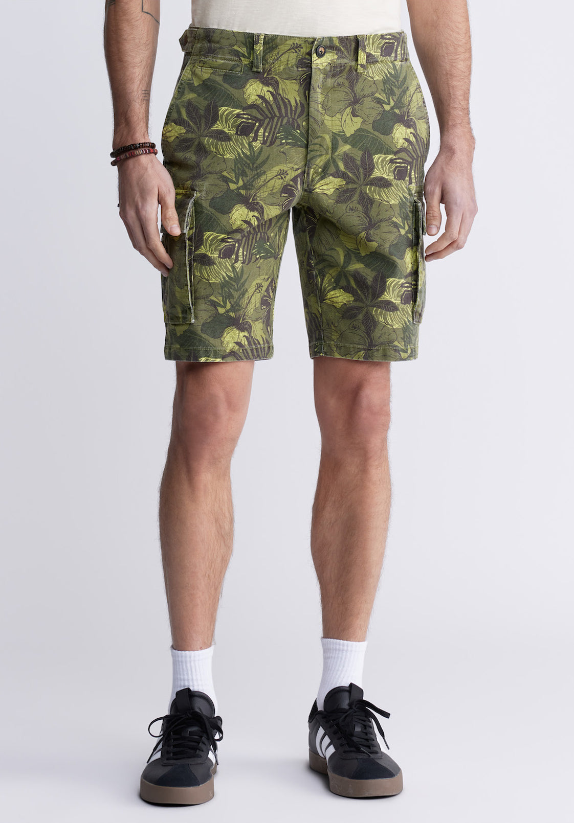 buffalo david bitton Hackman Men's Cargo Shorts in Sphagnum Green Print