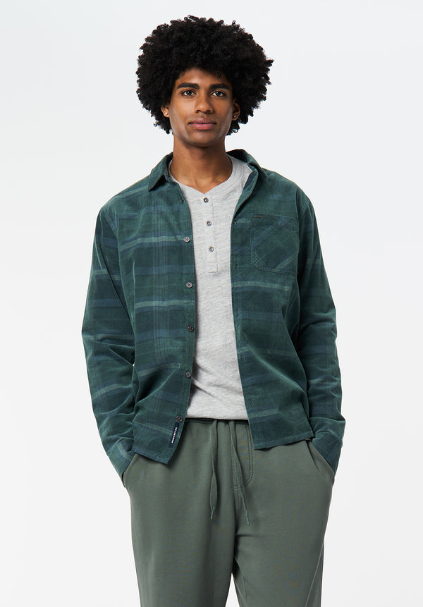 Sinclair Men’s Long-Sleeve Plaid Corduroy Shirt with Chest Pocket color WHALE